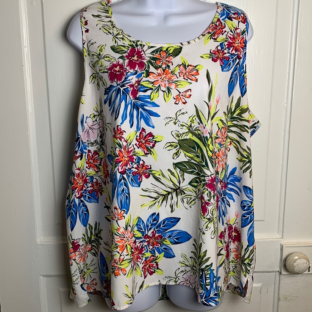 Time and Tru Floral Top Size XXL(20)